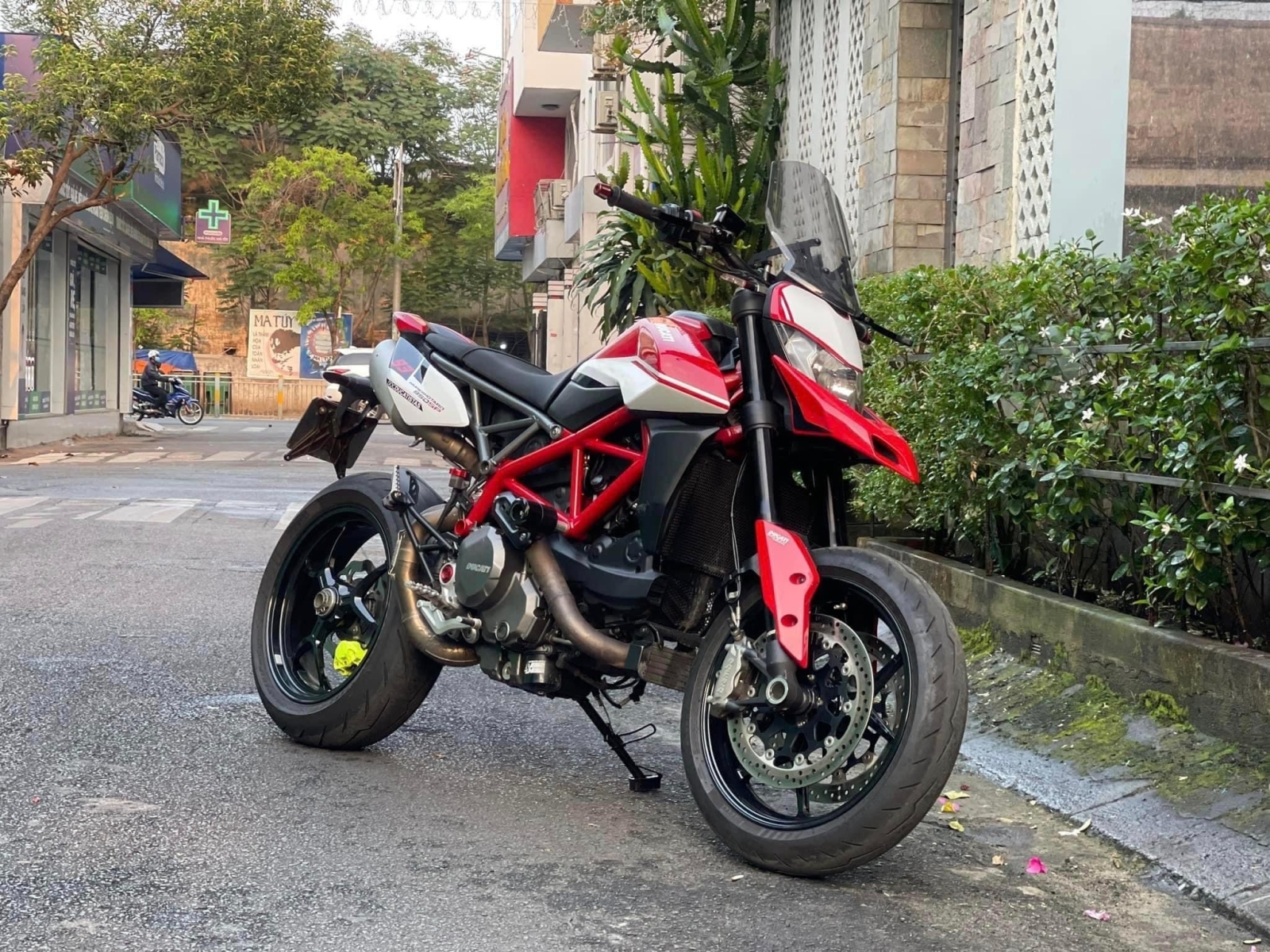 Ducati HyperMotard 950 model 2019